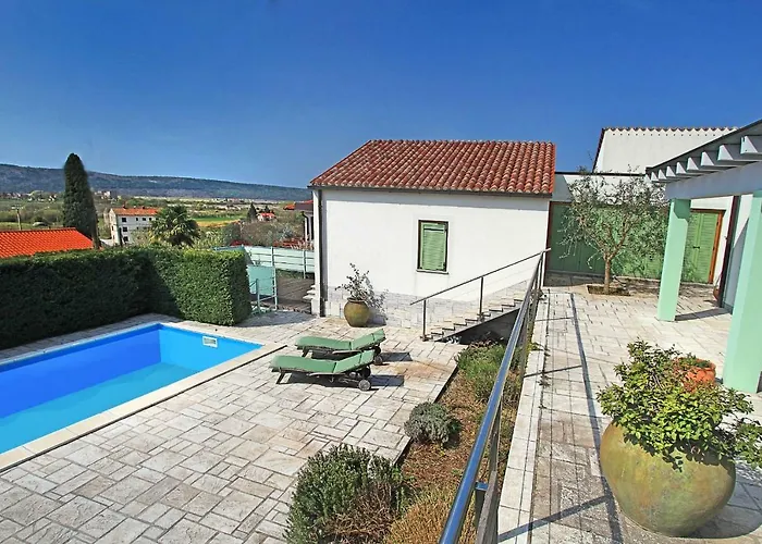 ヴィラ 3 Bedroom In Parecag With A Swimming Pool Sečovlje