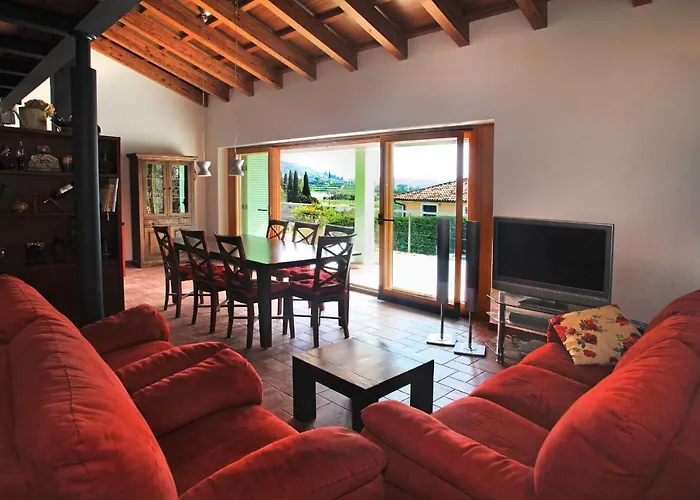 3 Bedroom In Parecag With A Swimming Pool *