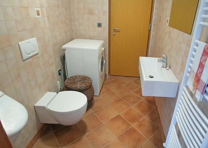 3 Bedroom In Parecag With A Swimming Pool *