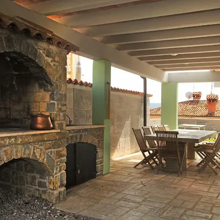 3 Bedroom In Parecag With A Swimming Pool Villa