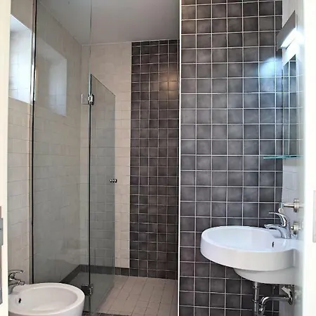 Villa 3 Bedroom In Parecag With A Swimming Pool Sečovlje