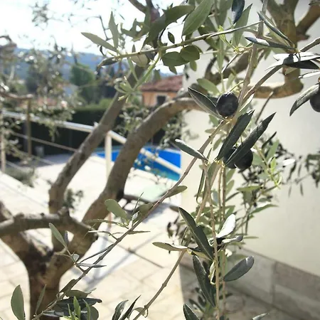 3 Bedroom In Parecag With A Swimming Pool *