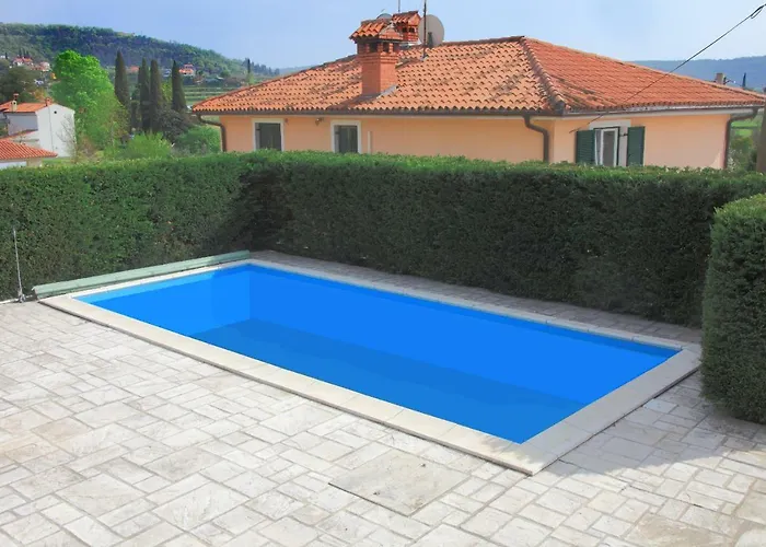 3 Bedroom In Parecag With A Swimming Pool *